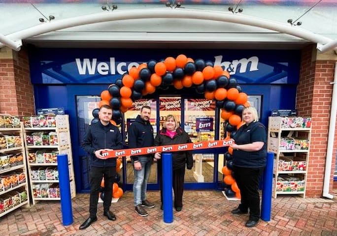 824-bmstores-clowne-store-opening-30