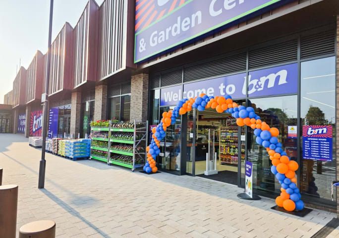 895-bmstores-queens-parade-store-opening-52
