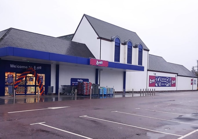 927-bmstores-diss-store-opening-20