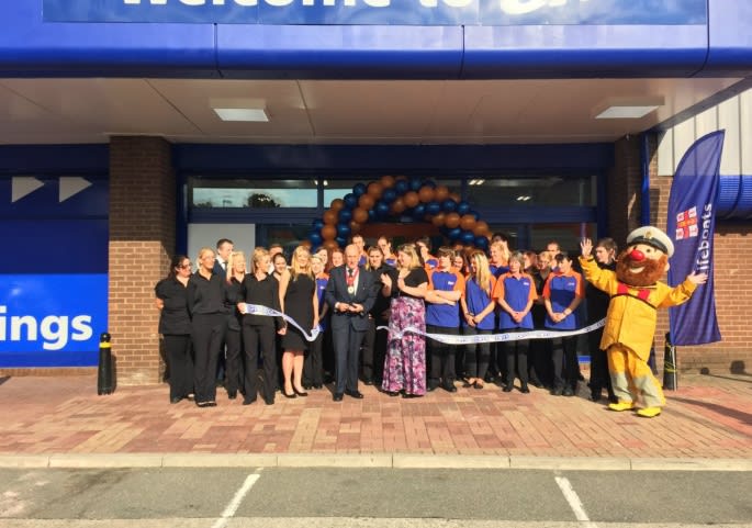 Poole-charity-ribbon-cutting1