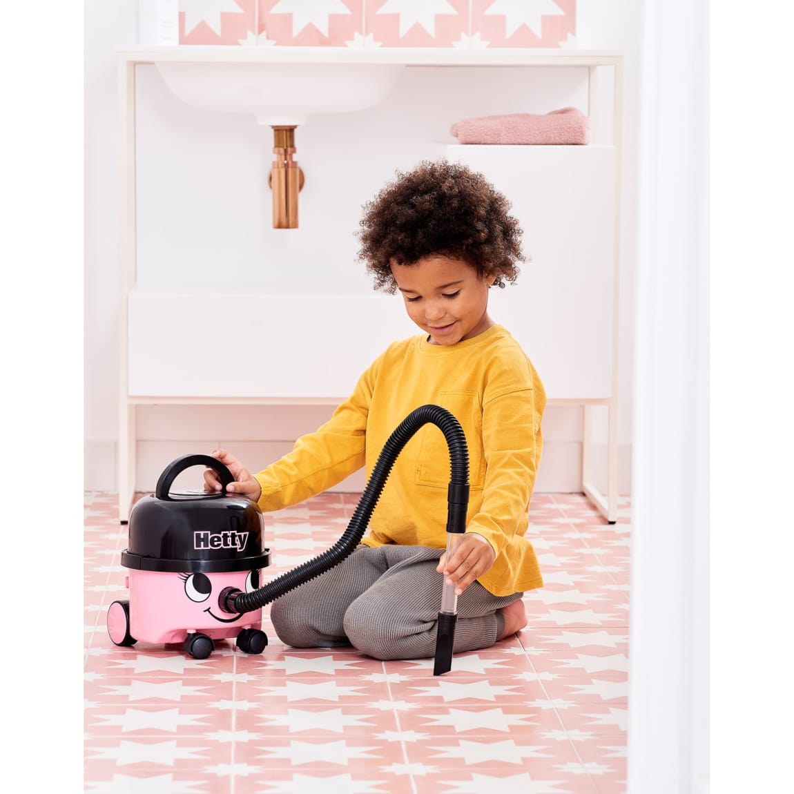 272645-casdon-hetty-hoover-toy-5