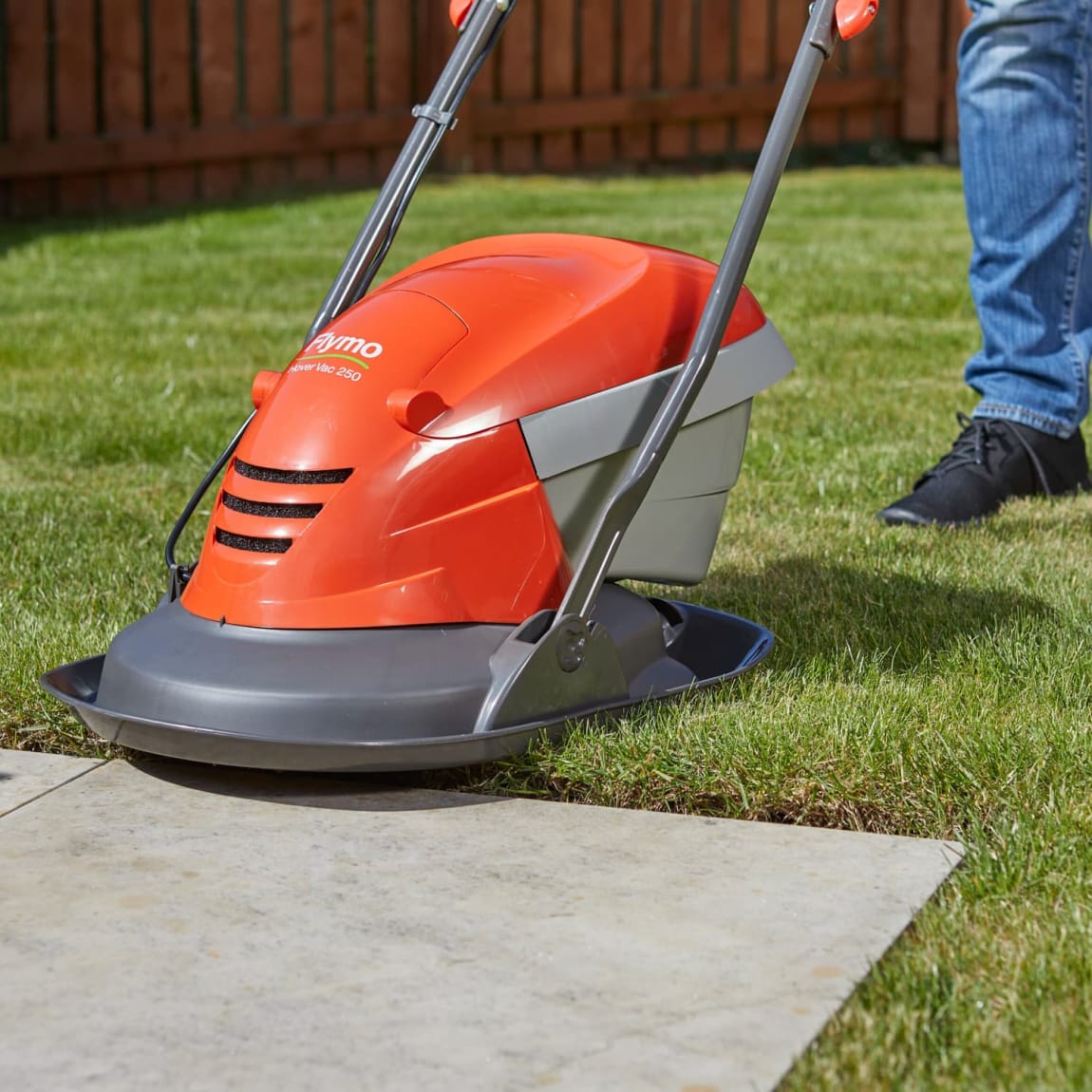 296713-flymo-hover-vac-250-3