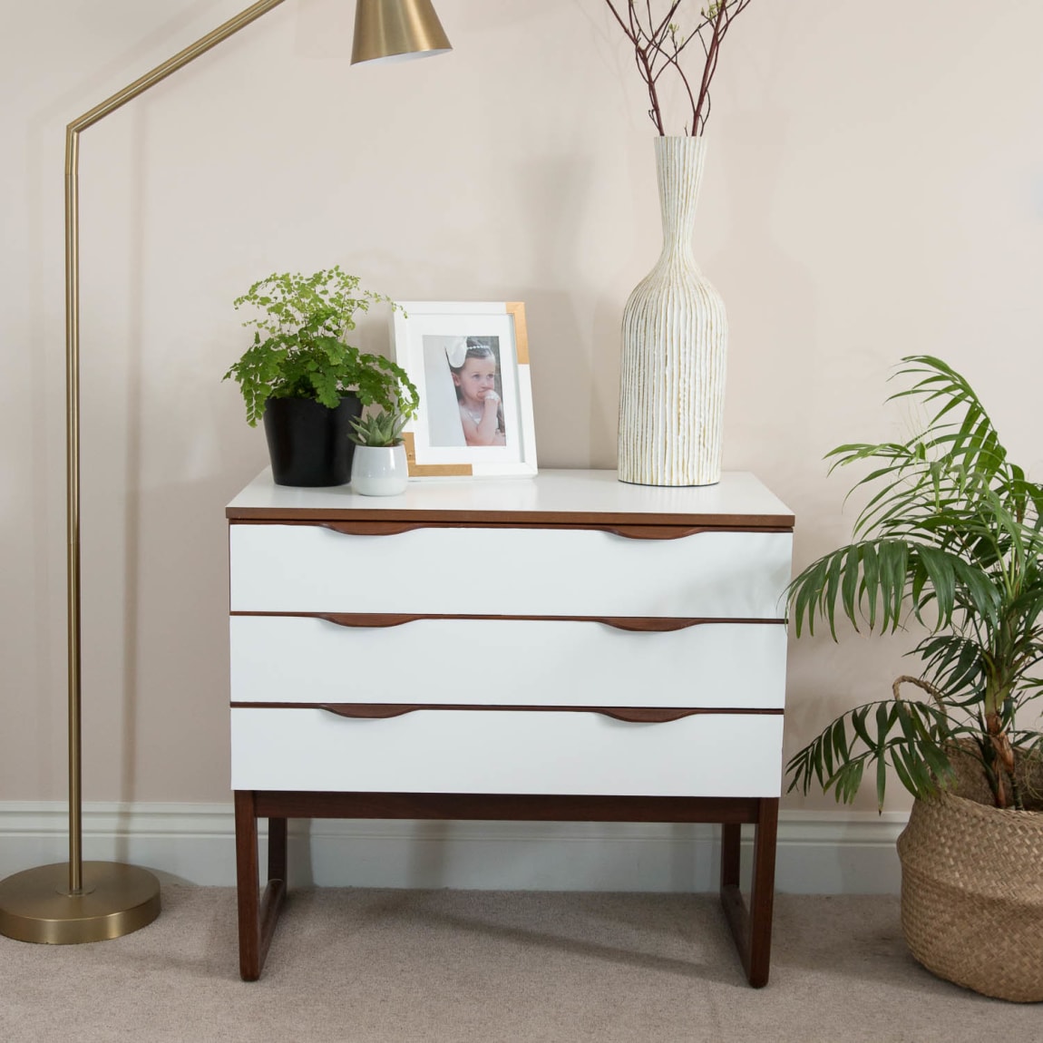 330980-dc-fix-glossy-white-self-adhesive-film-90cmx2_1m-wallpaper-3