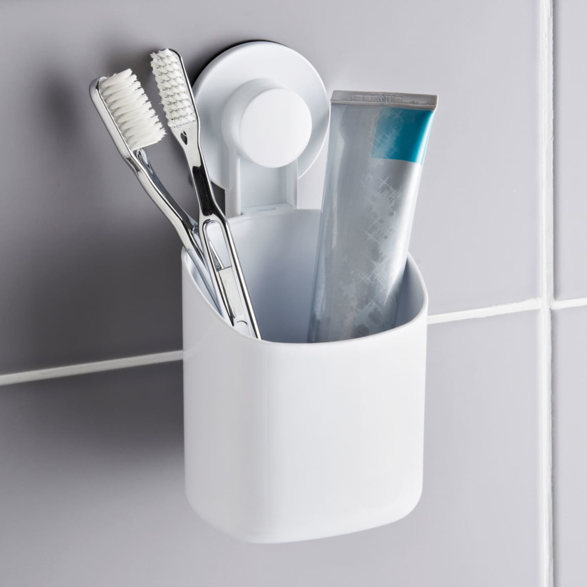 332306-plastic-suction-tumbler