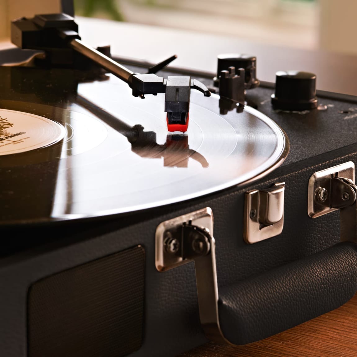 347753-goodmans-revive-turntable-black