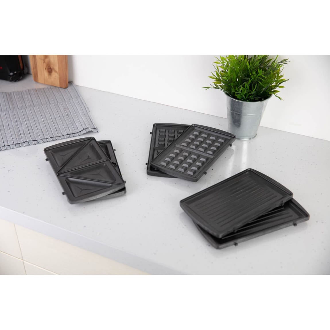 350629-tower-3in1-snack-maker-4