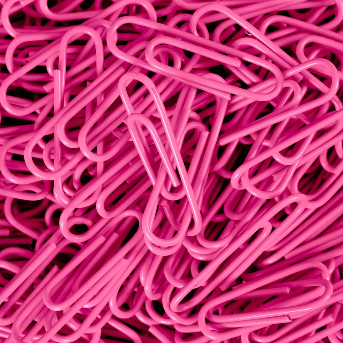 355573-mini-tub-paper-clips-pink