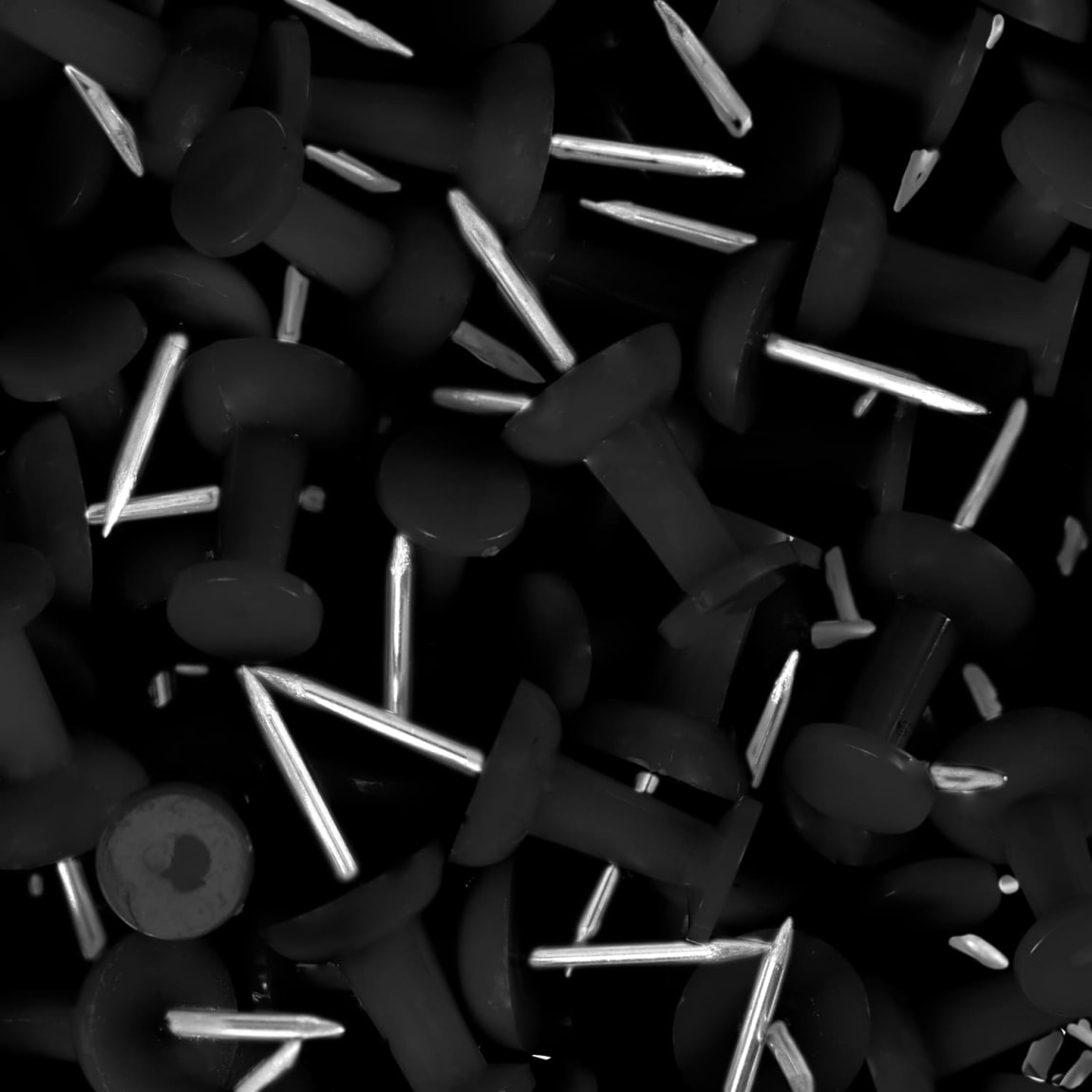 355573-mini-tub-push-pins-black