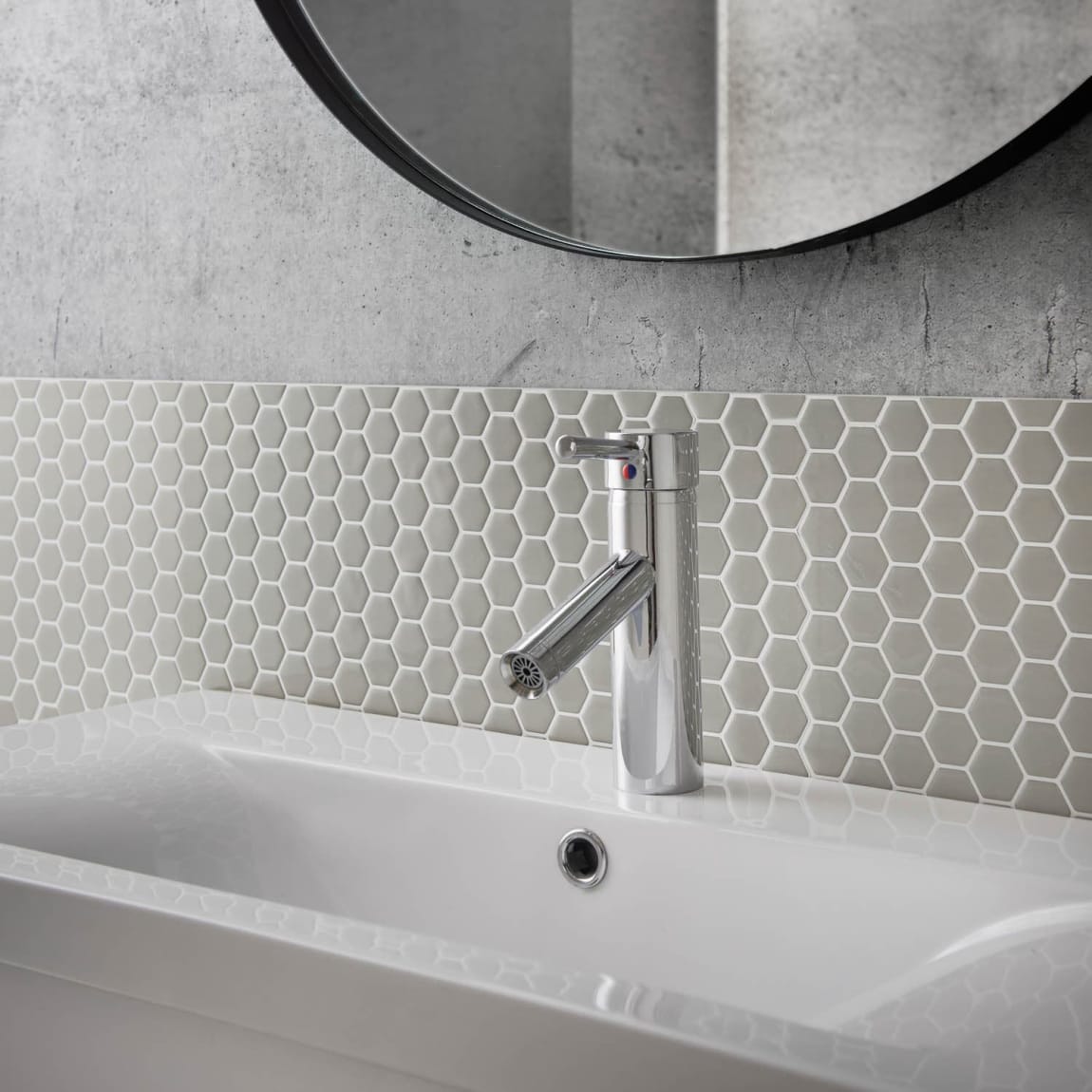359987-blenheim-grey-hex-self-adhesive-wall-tile-2
