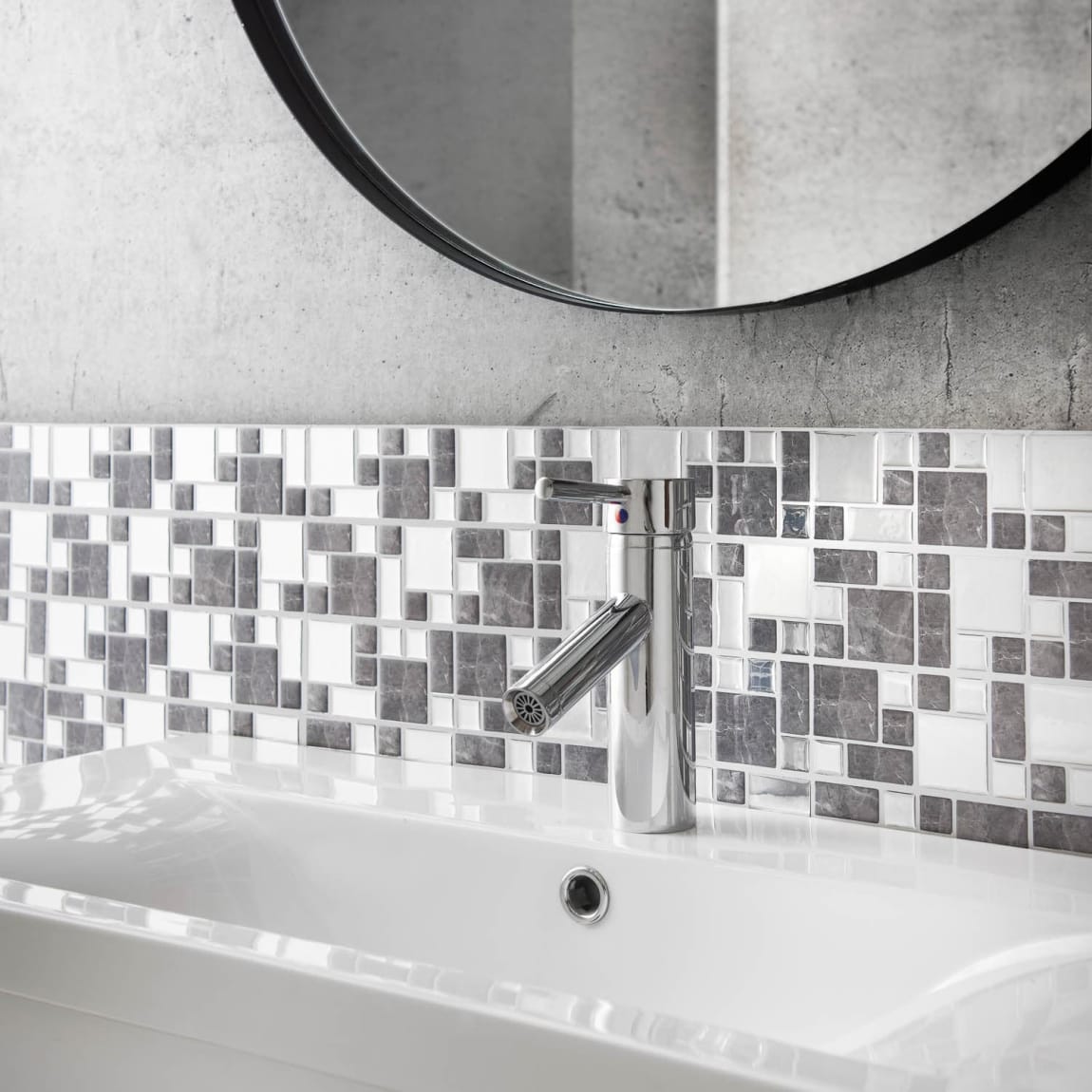 389644-359990-kensington-silver-mosaic-self-adhesive-wall-tile-2