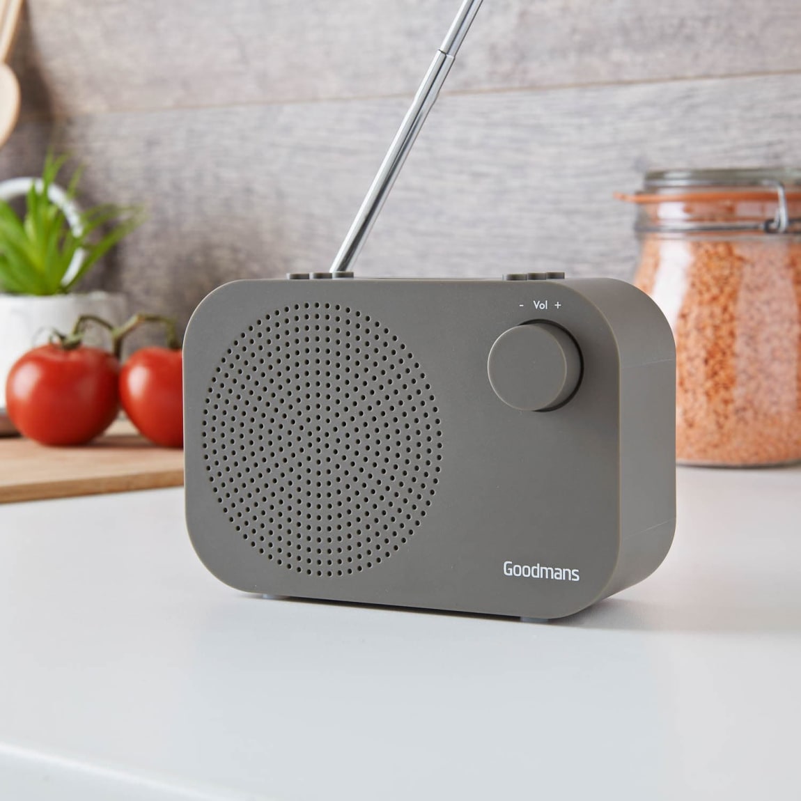 365112-goodmans-compact-dab-digital-radio-grey-2