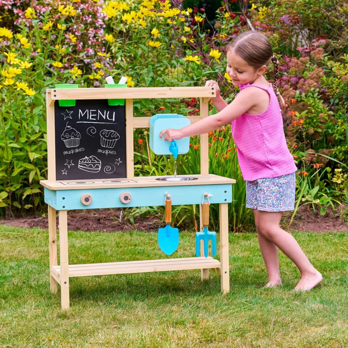 368545-little-cook-mud-kitchen-2