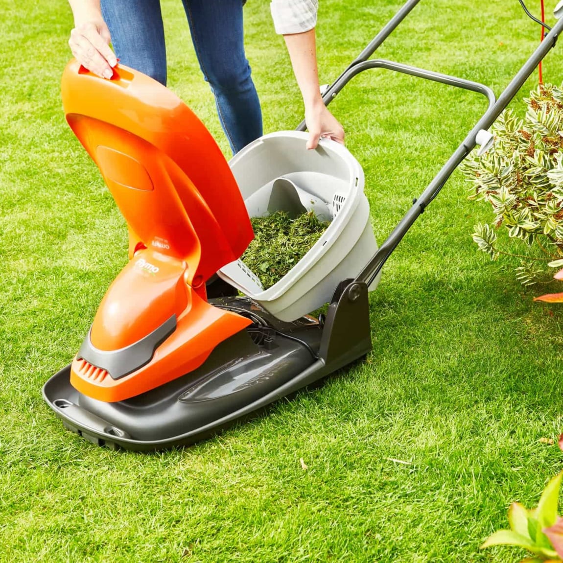 370620-flymo-easi-glide-300-2