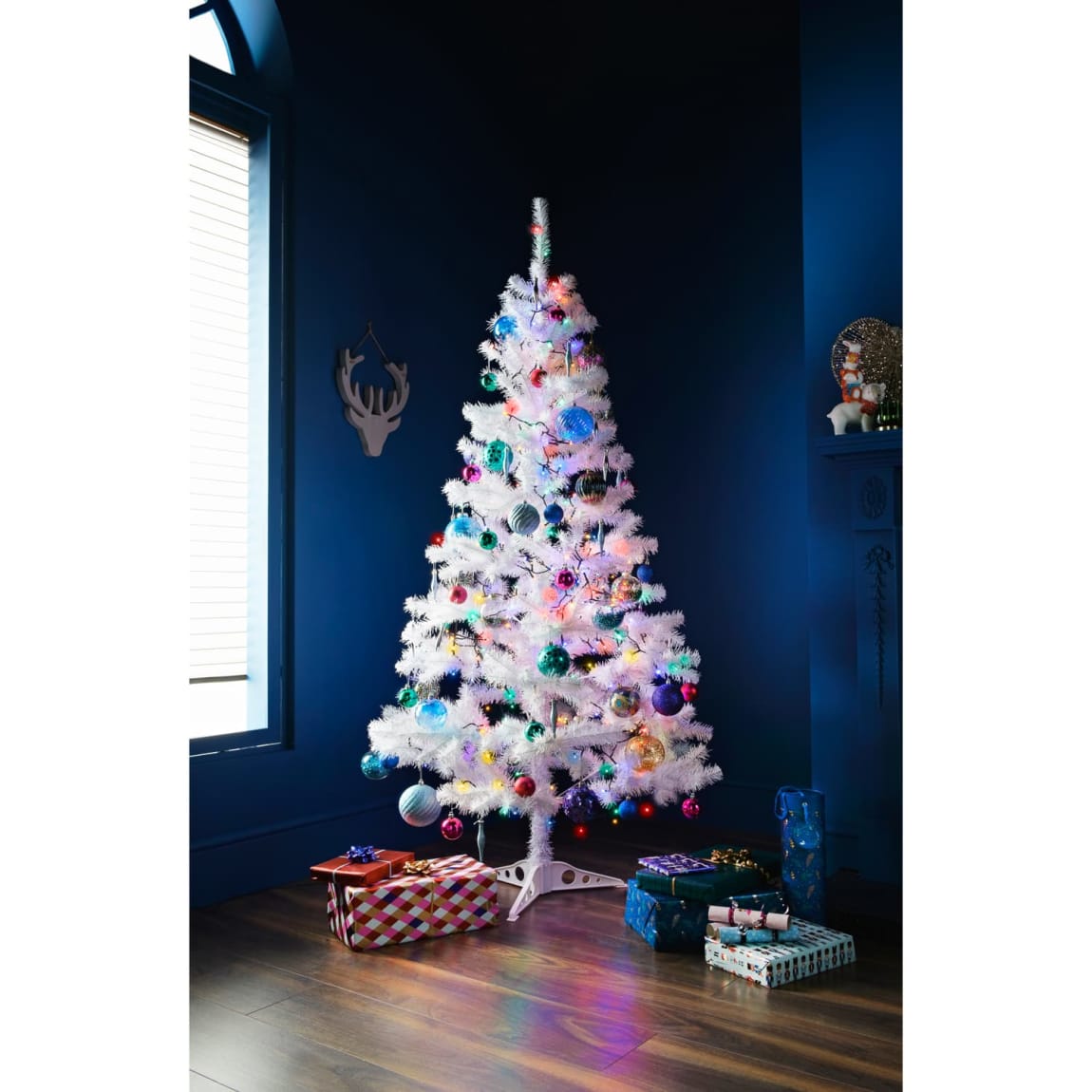 387186-372054-6ft-basic-white-christmas-tree1