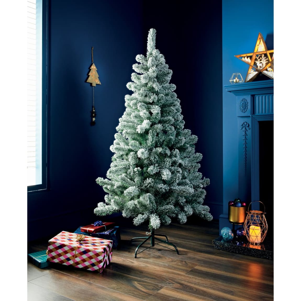 387248-372325-5ft-snowy-festive-fir-christmas-tree