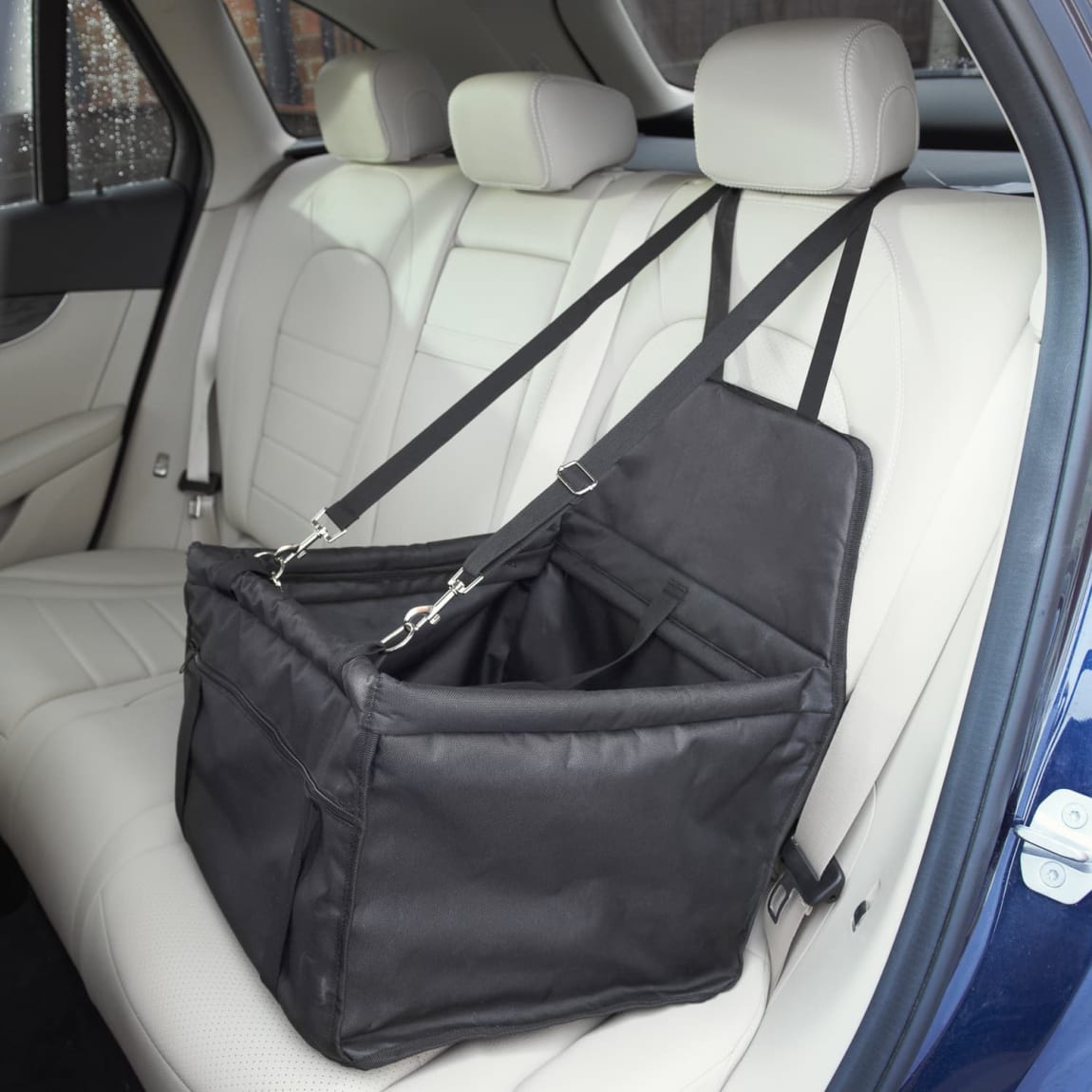 390764-376528-pet-car-seat-2