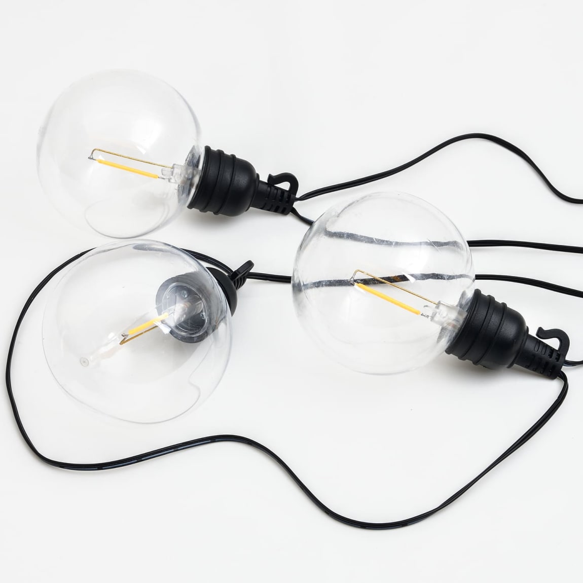 392908-379264-botanical-garden-10-solar-powered-xl-bulb-string-lights-warm-white-led-2