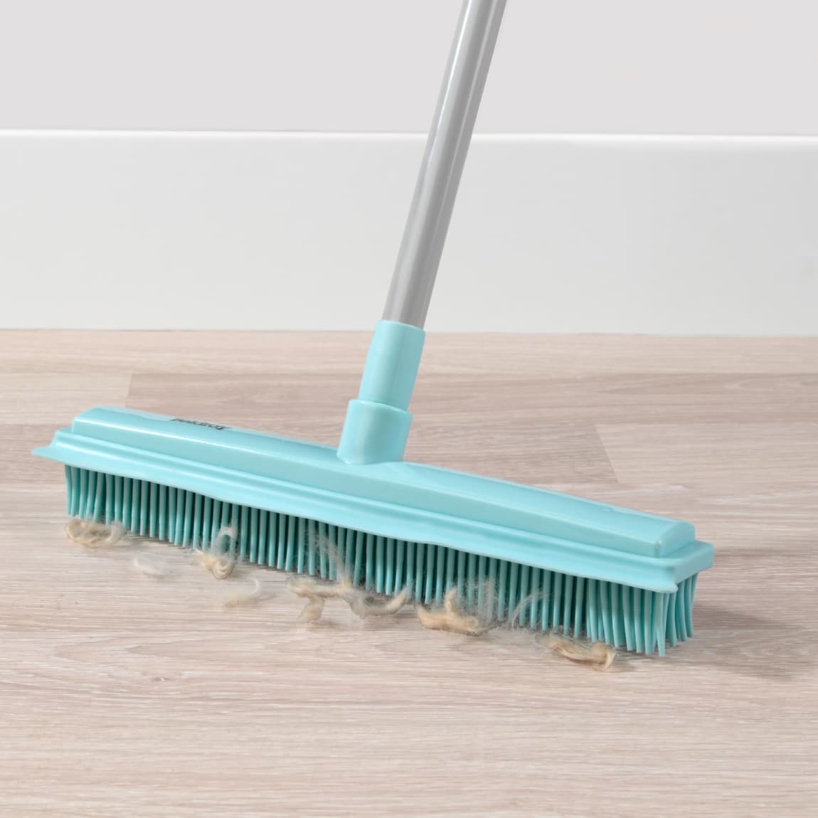 382019-beldray-rubber-headed-broom-3