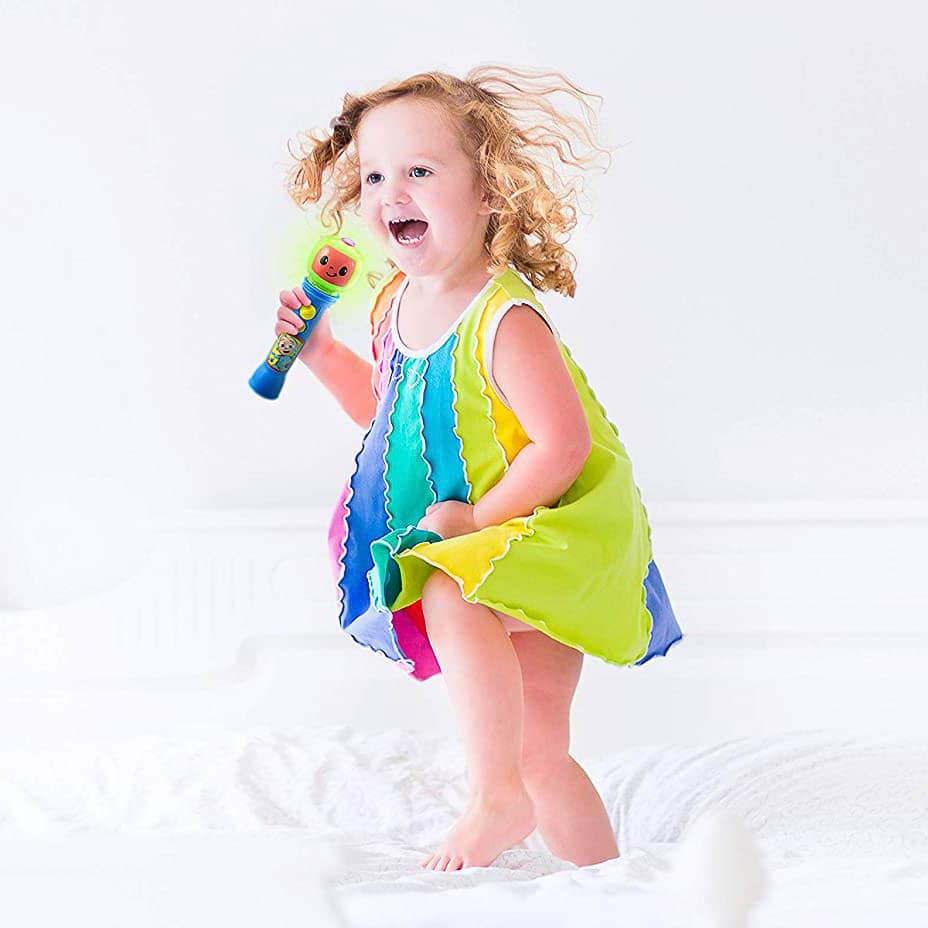 384912-cocomelon-microphone