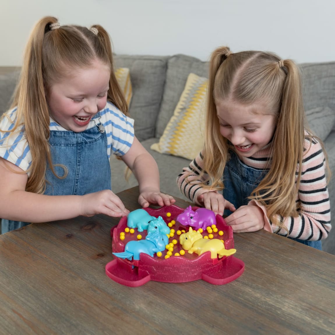 386486-fantasty-feast-unicron-3