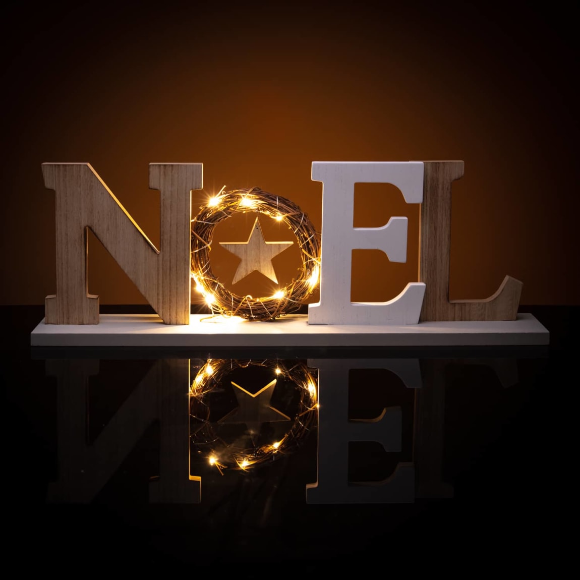 386792-noel-wooden-block-2
