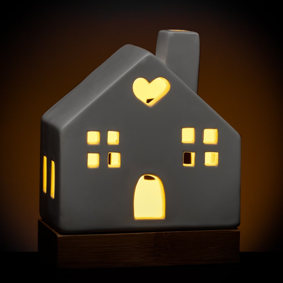 387388-light-up-house-with-bamboo-base-2