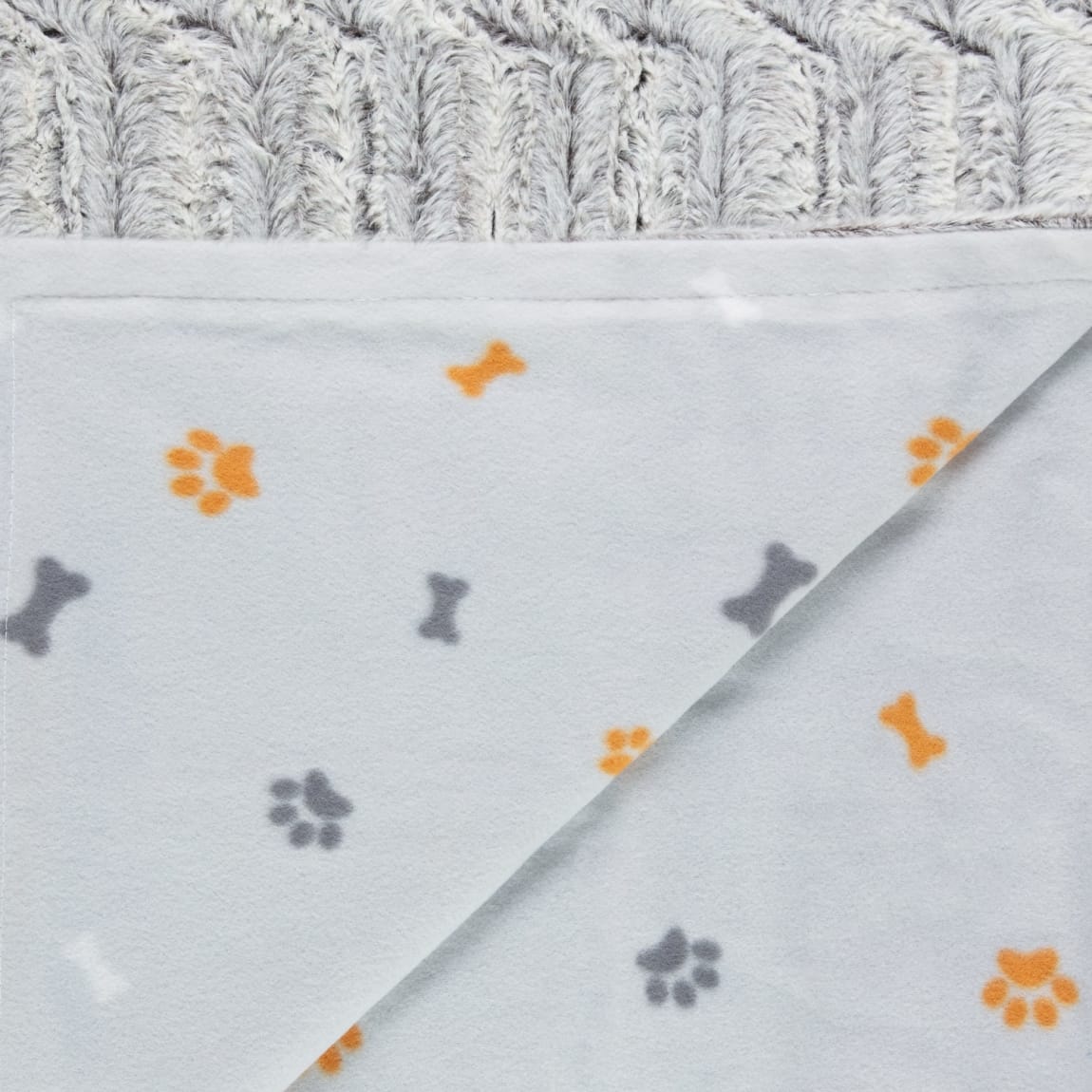 389892-faux-fur-pet-blanket-3