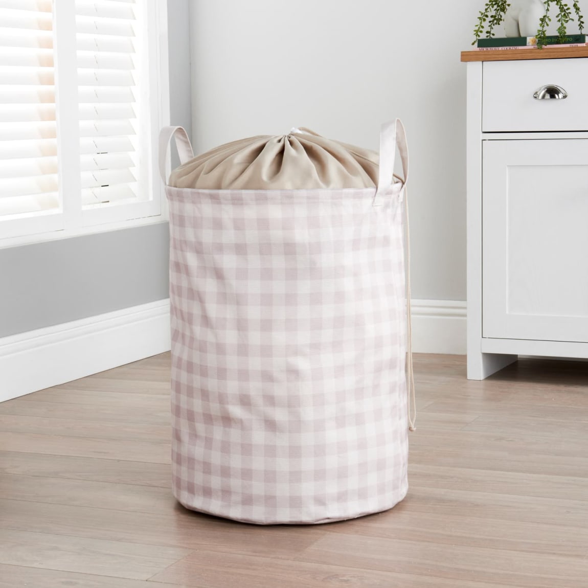 393902-gingham-round-crushable-laundry-hamper