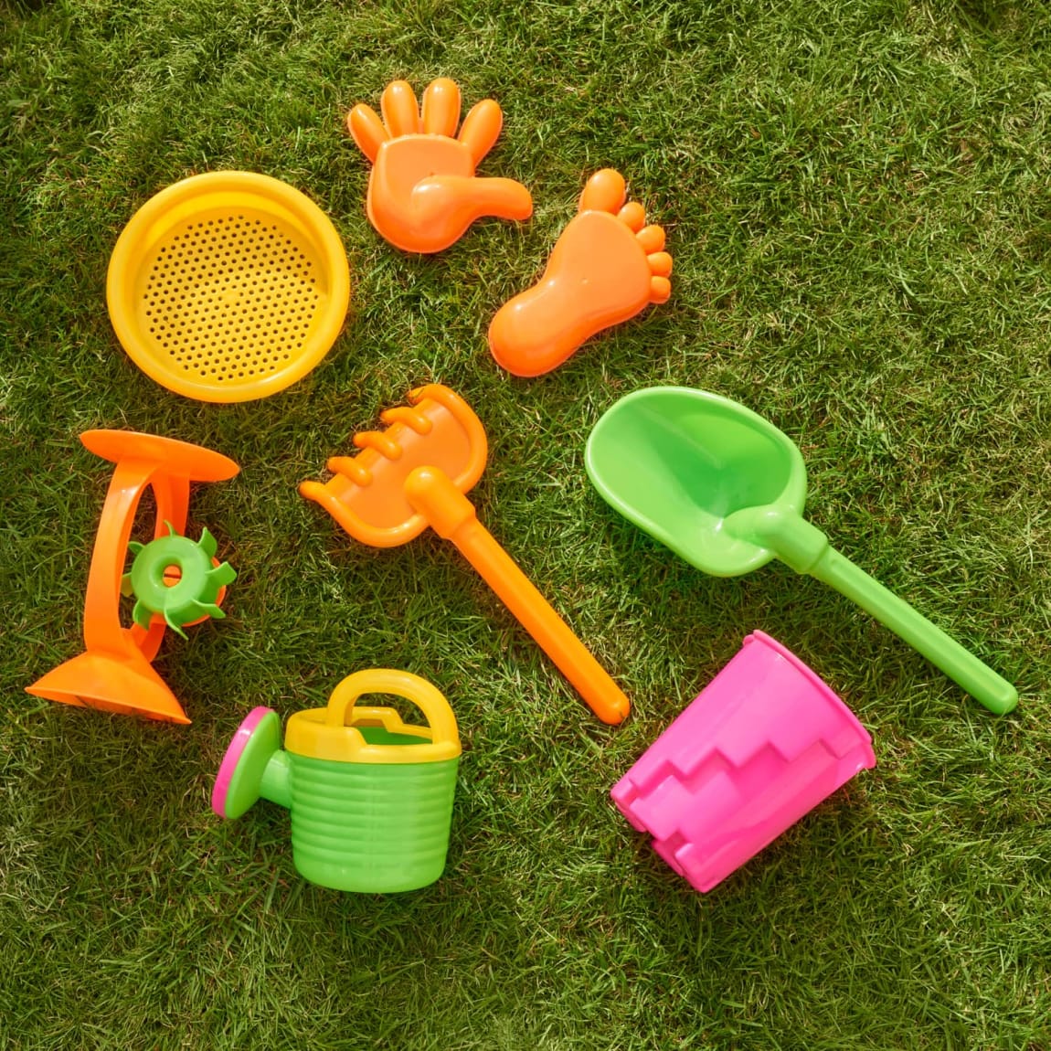 394848-ready-set-summer-sand-and-water-table