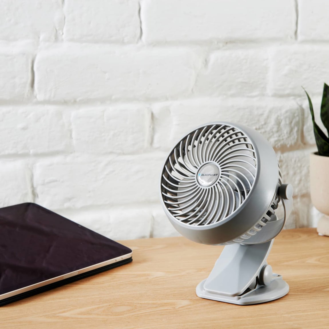 395252-desktop-fan-with-clip-grey