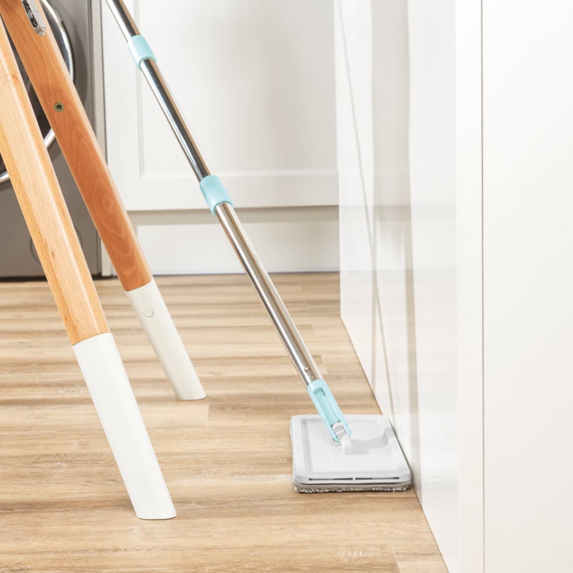 397439-beldray-space-saving-2-in-1-flat-head-mop-and-bucket-set-2