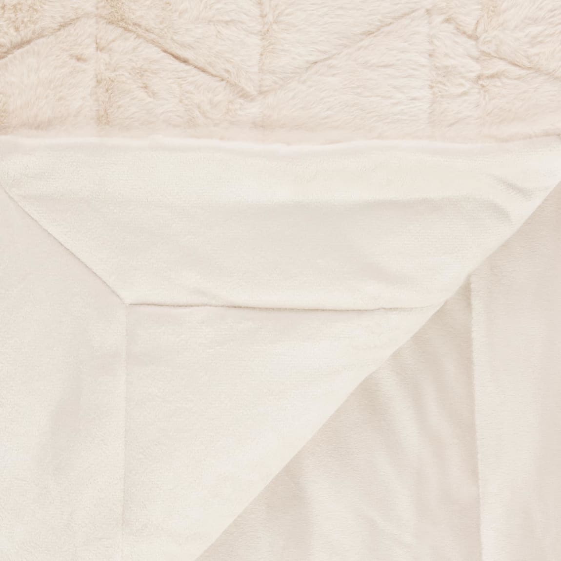 400542-lewin-quilted-faux-fur-throw-3