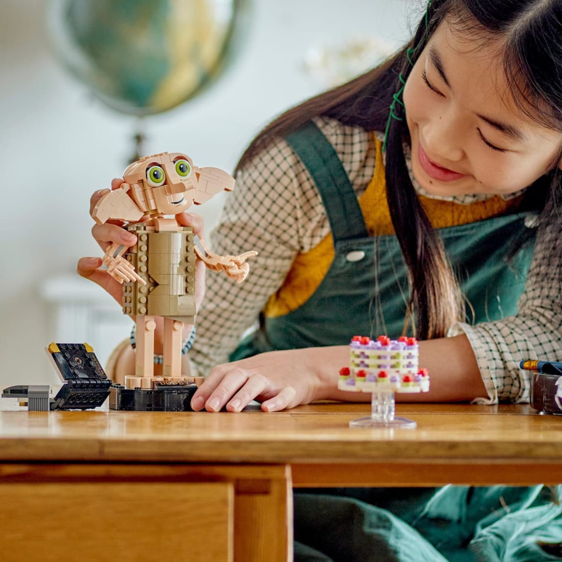 403119-lego-harry-potter-dobby-the-house-elf-76421-5