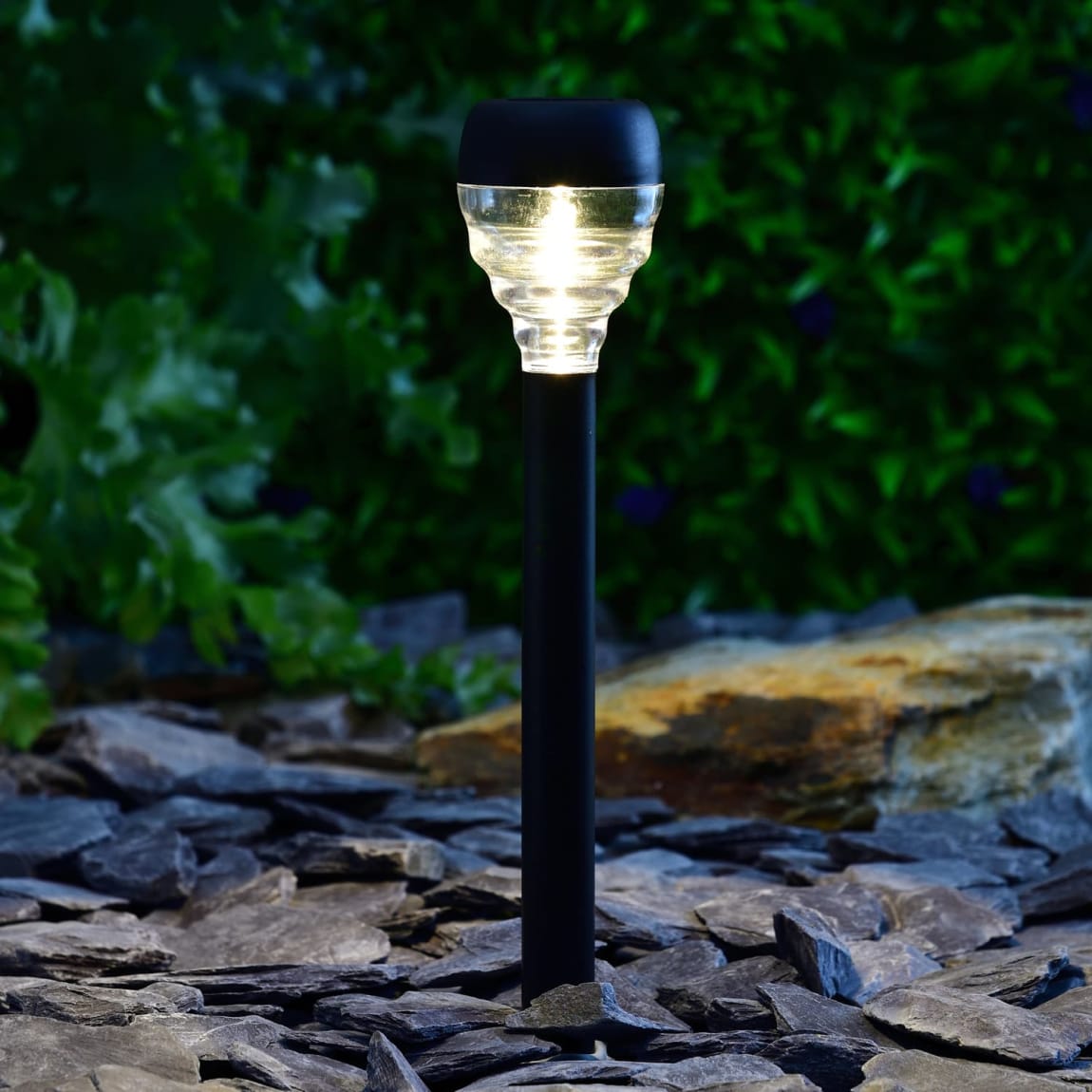 404751-simply-solar-black-post-light-warm-white-led-2