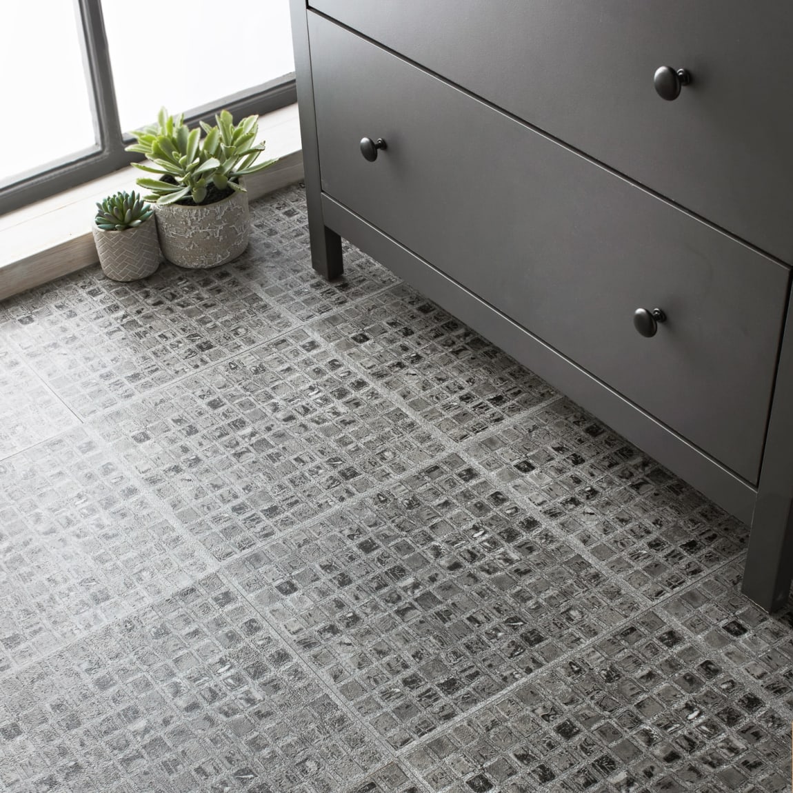 405036-self-adhesive-grey-mosaic-effect-vinyl-floor-tile-2