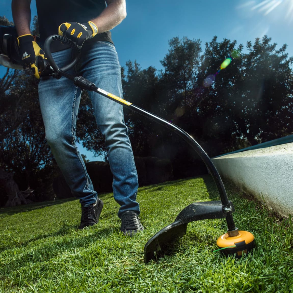 405530-mcculloch-petrol-strimmer-5