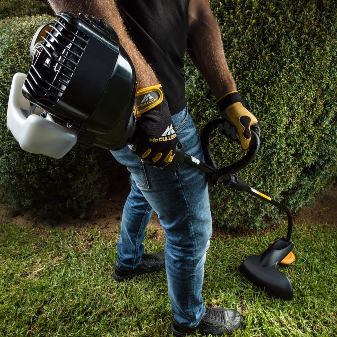 405530-mcculloch-petrol-strimmer-6