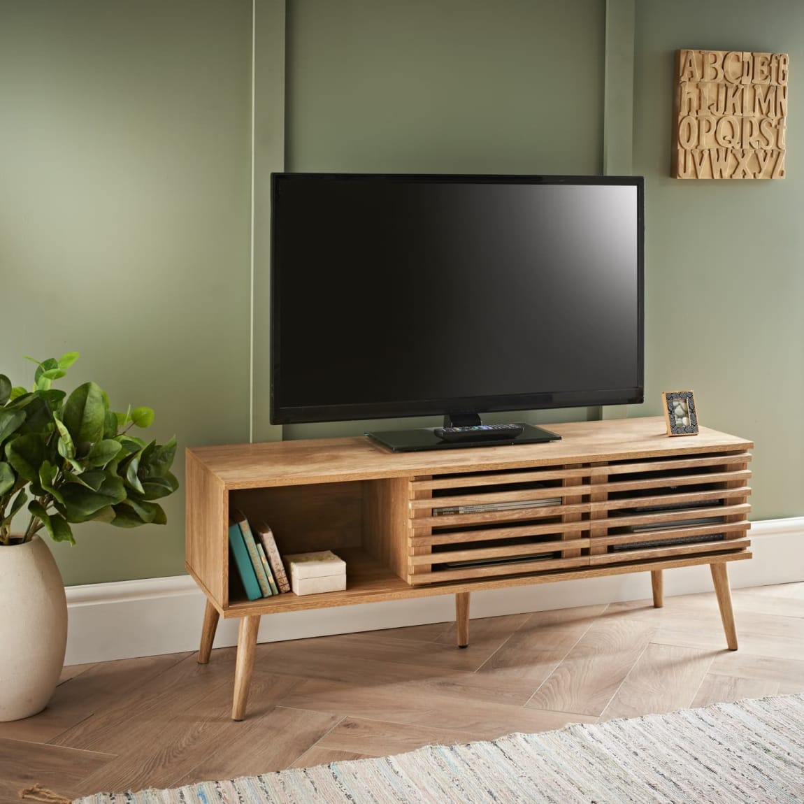 407742-axel-tv-unit-2