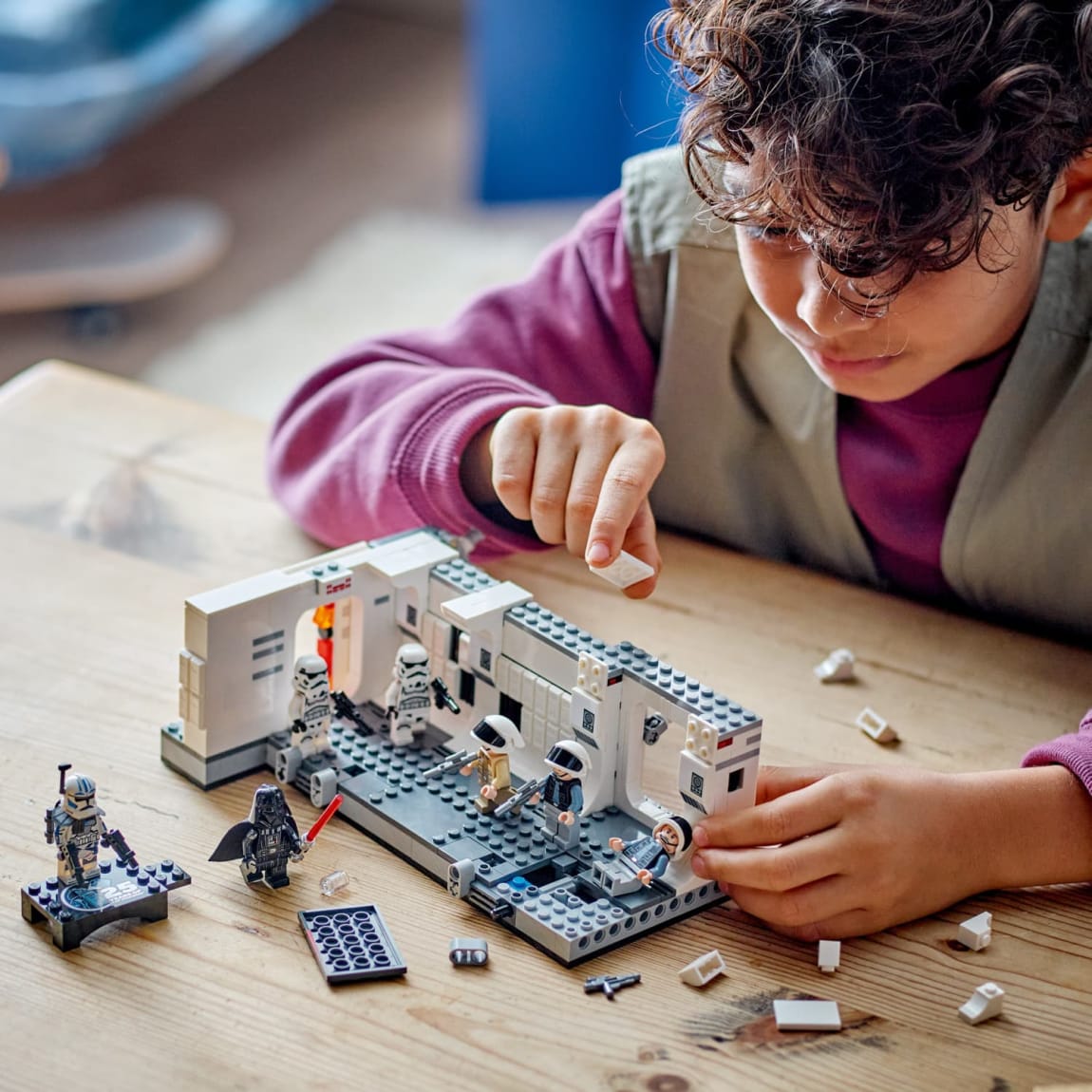 408329-lego-star-wars-boarding-the-tantive-iv-3