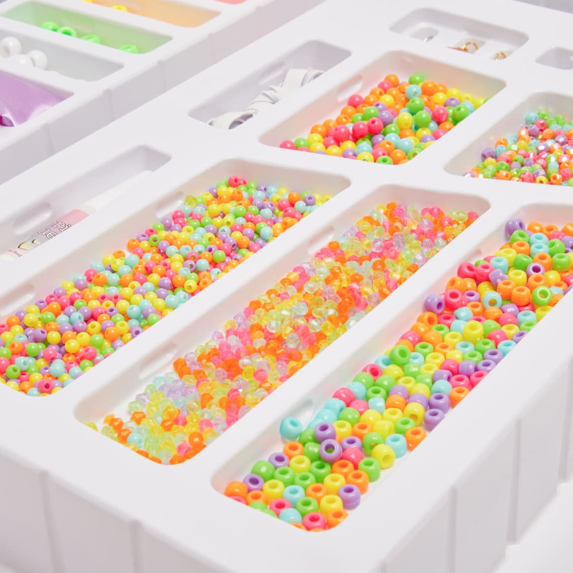 408563-deluxe-concert-bracelets-and-scruncheeze-diy-kit-9