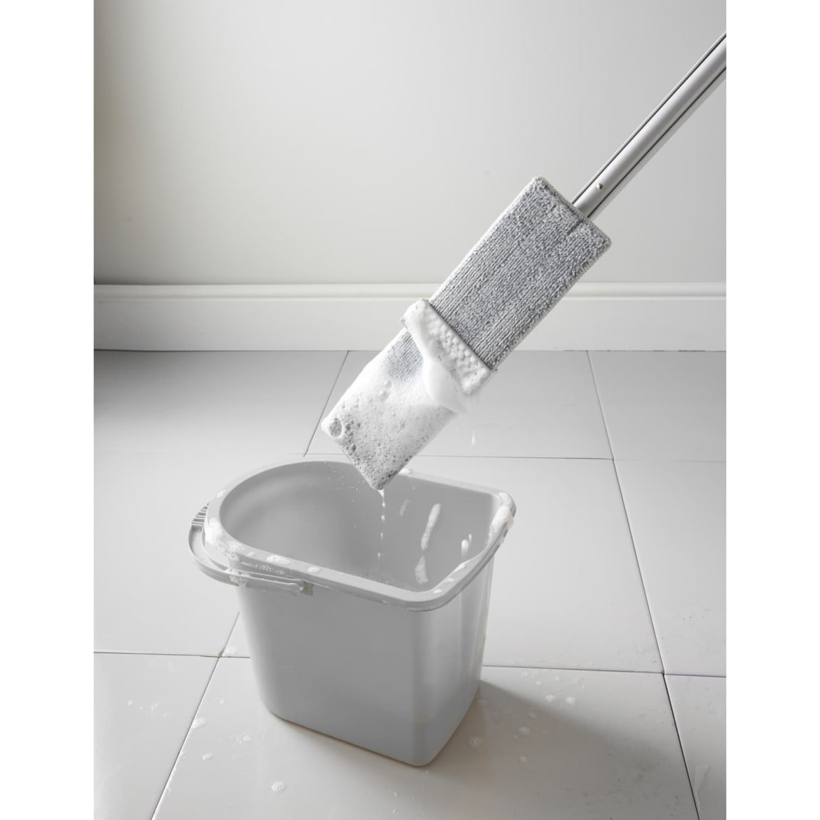 408633-self-wringing-mop-3