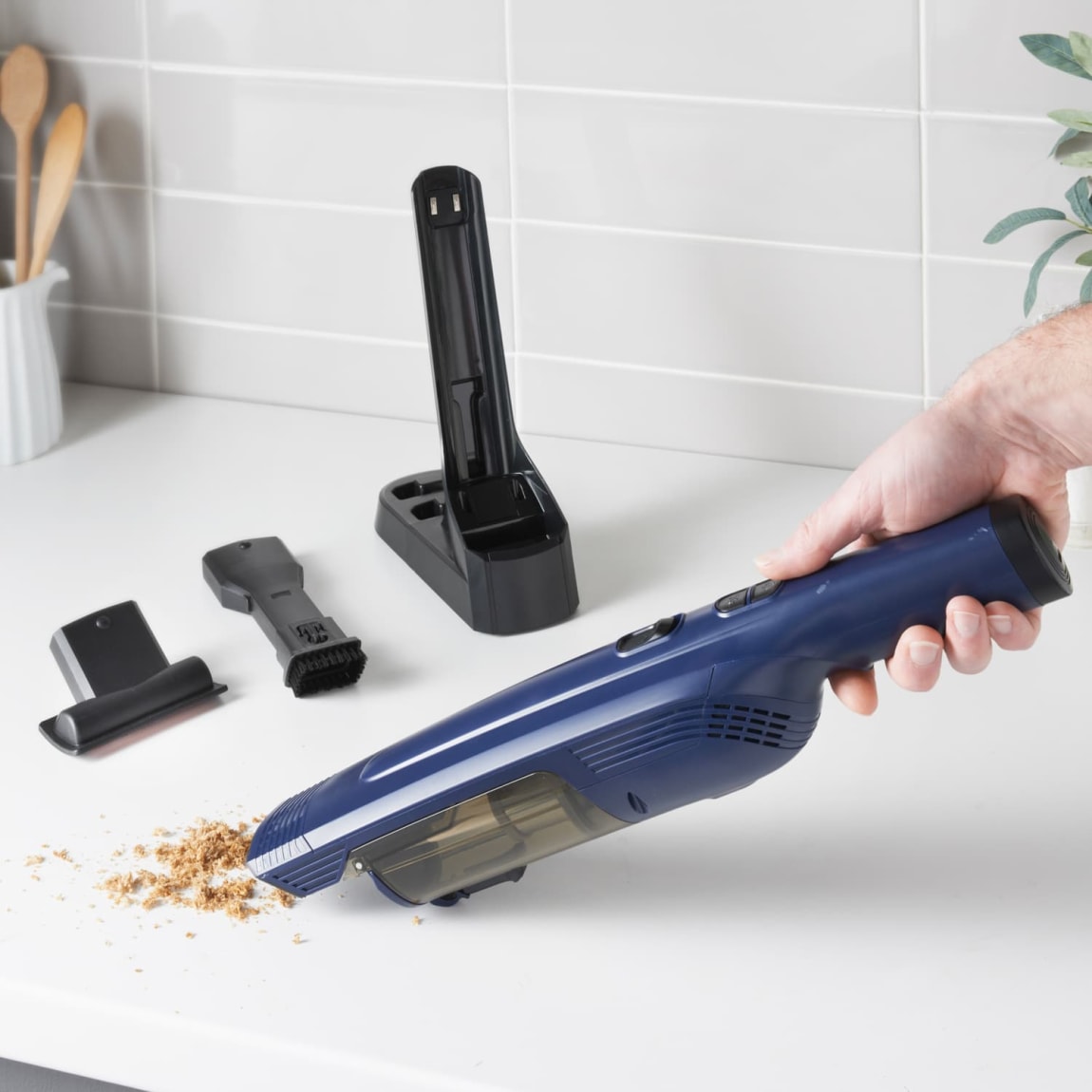 408911-blaupunkt-cordless-hand-vac-3