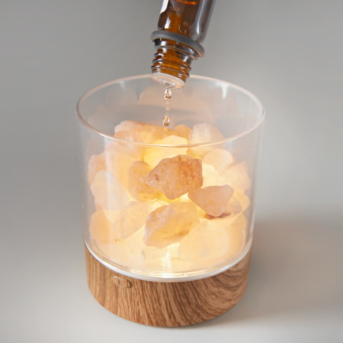 409748-himalayan-salt-lamp-with-essential-oil-3