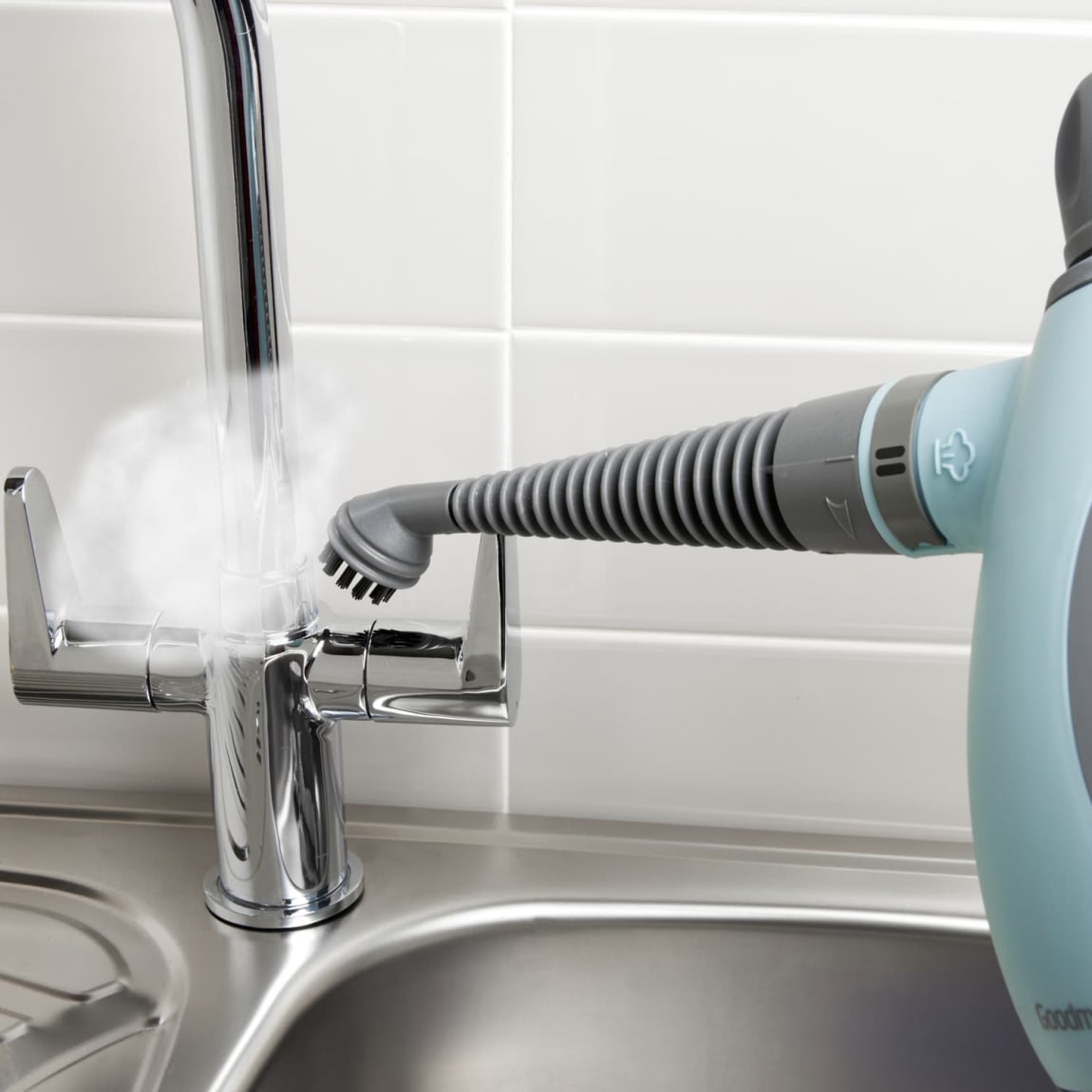 409794-goodmans-10-in-1-handheld-steam-cleaner-5