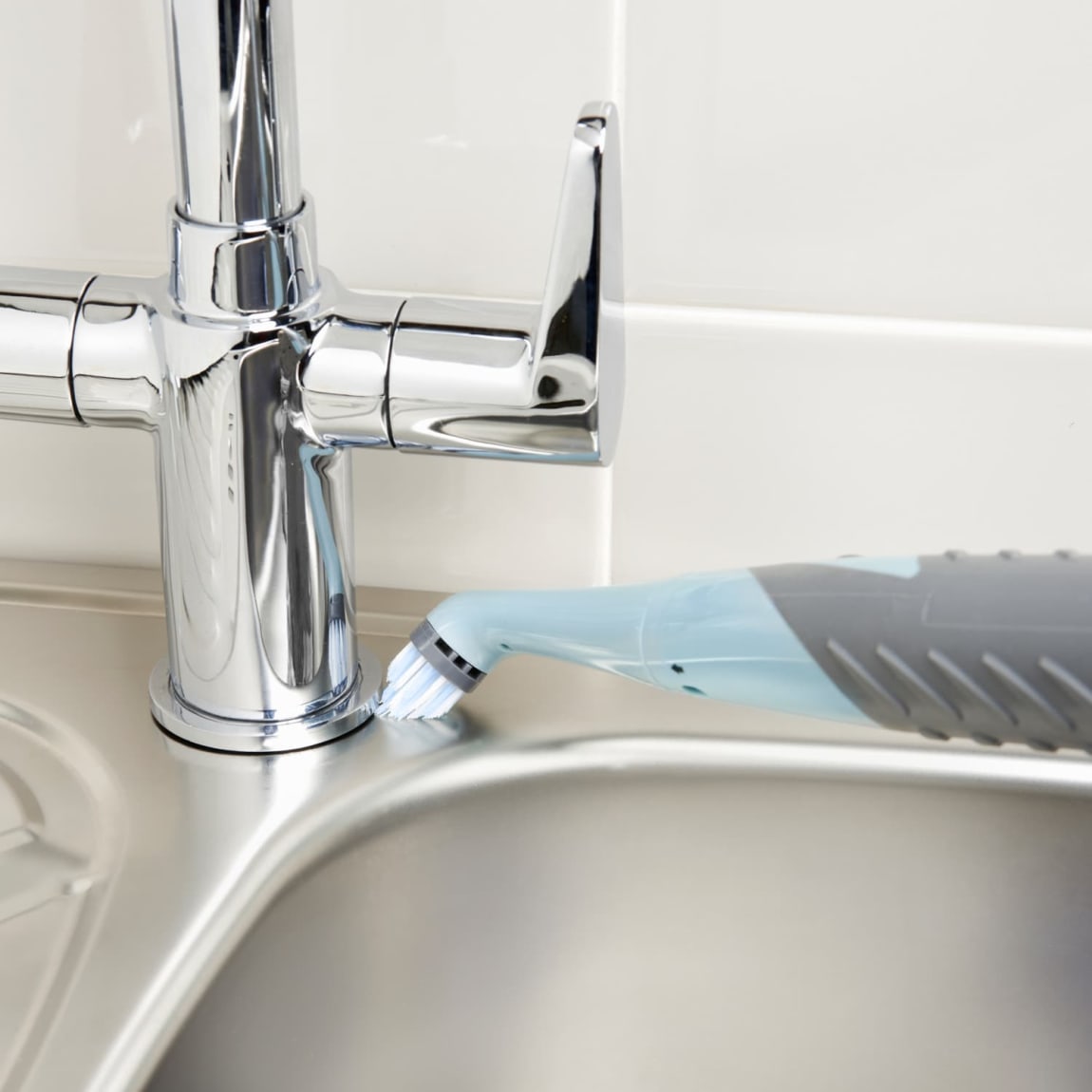 410040-goodmans-turbo-scrubber-brush-5