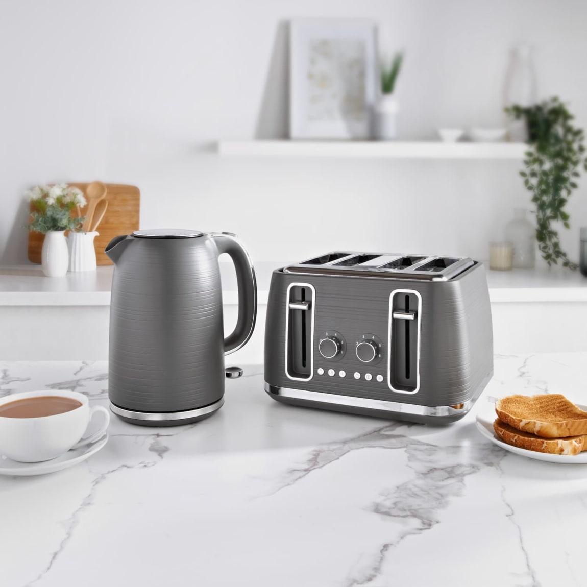 410215-410219-goodmans-stripe-kettle-and-4-slice-toaster-grey