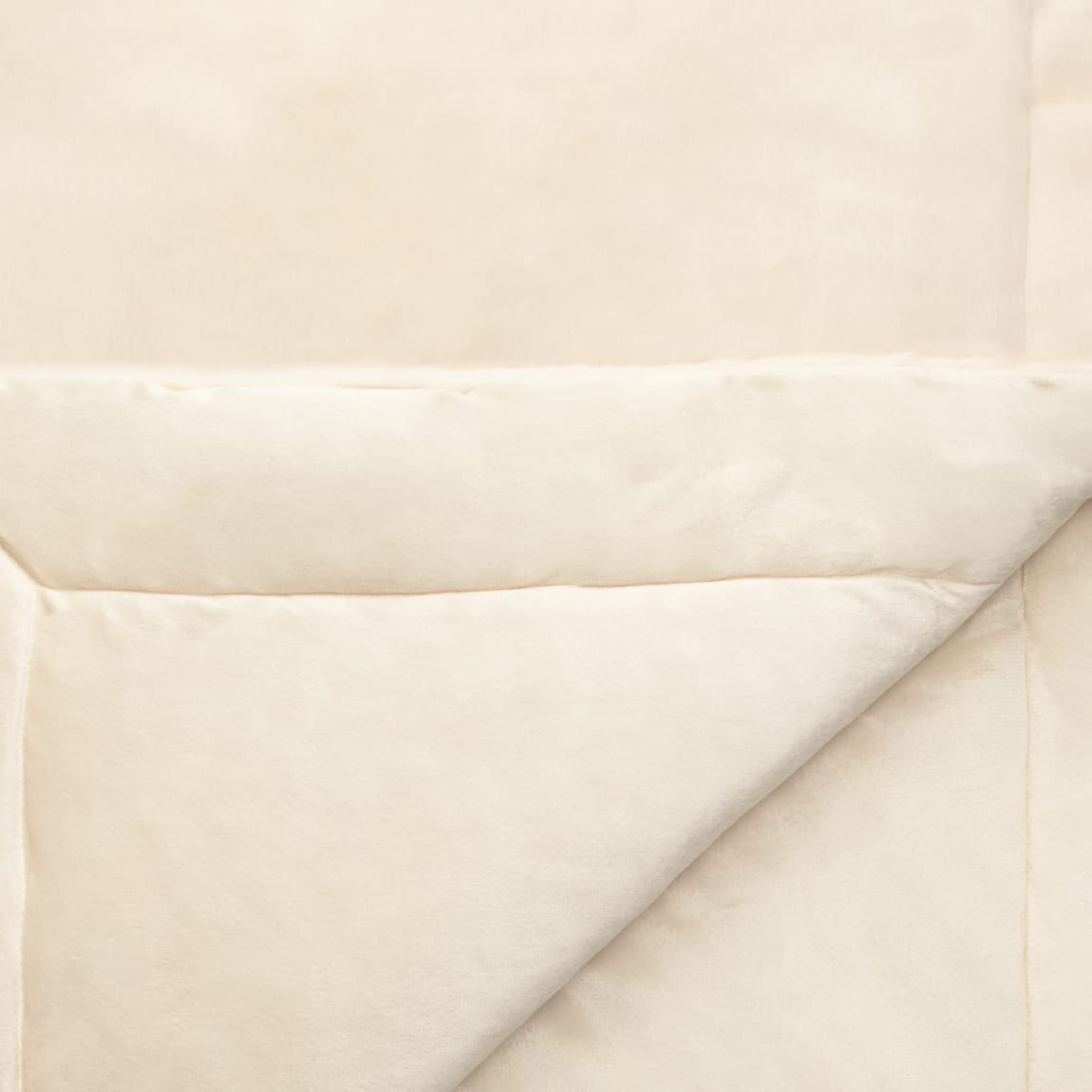 412937-aspen-faux-fur-throw-cream-4