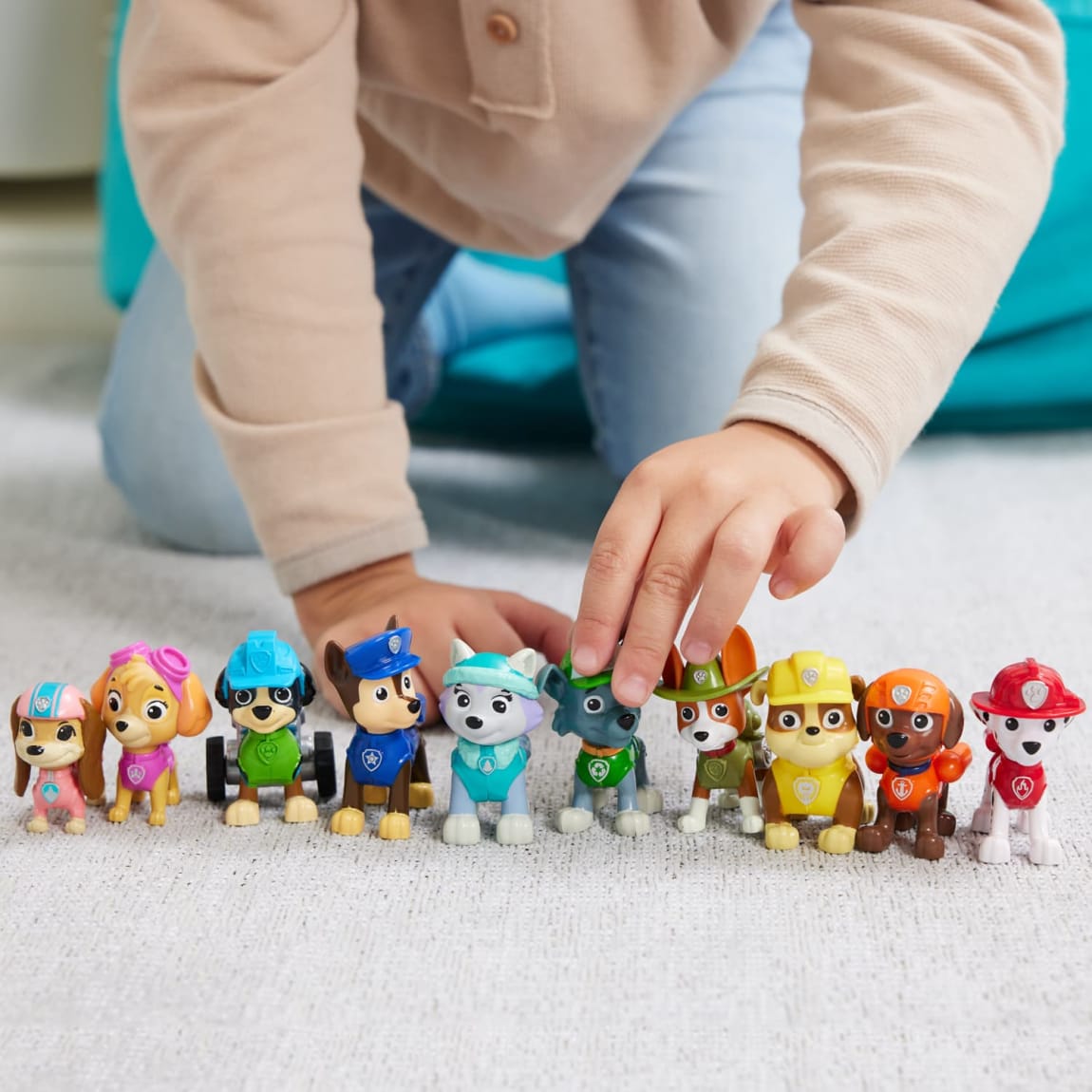 413728-paw-patrol-all-paws-gift-set-4