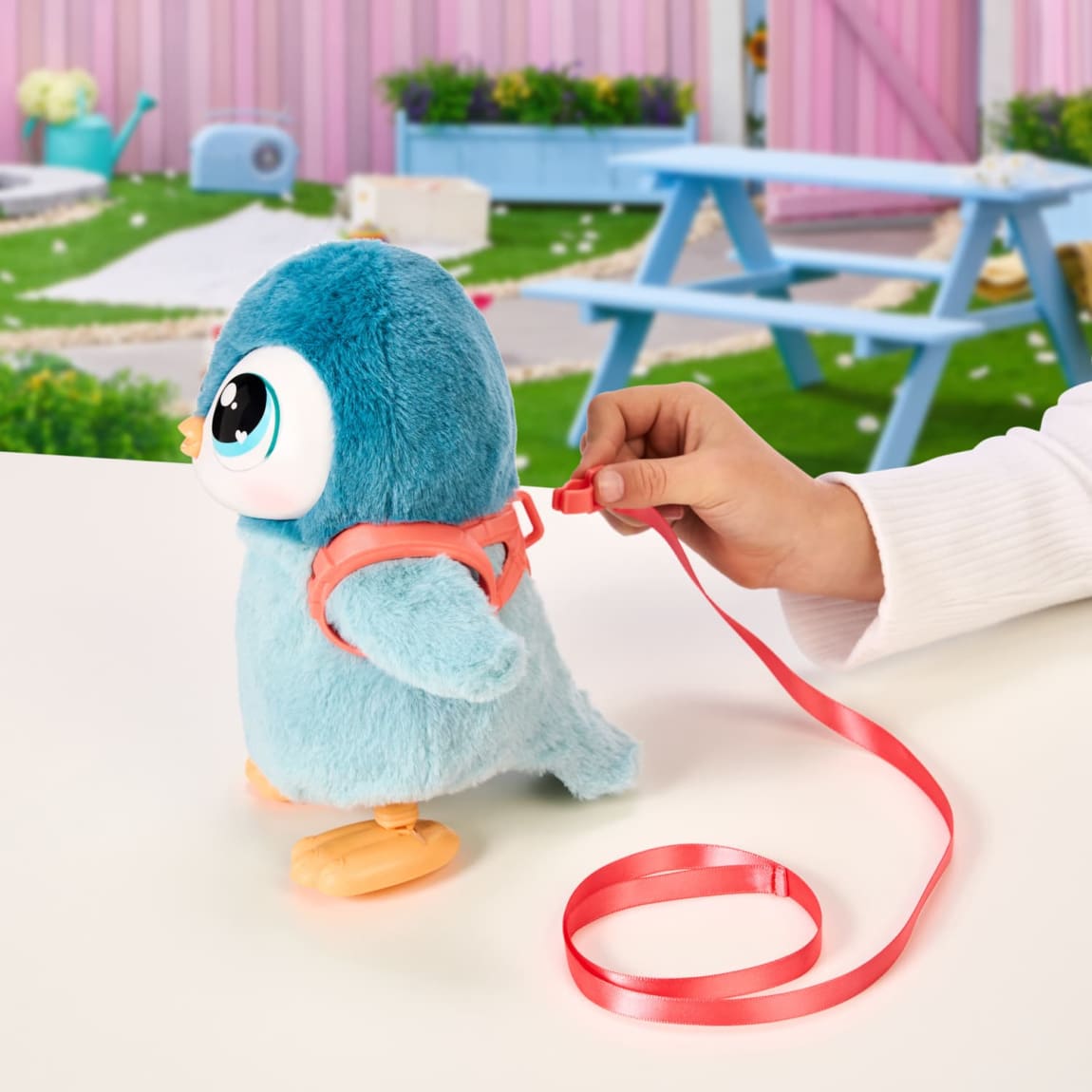 414240-little-live-pets-my-walking-penguin