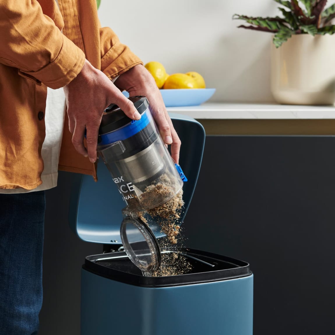 416771-vax-pace-cordless-vac-7